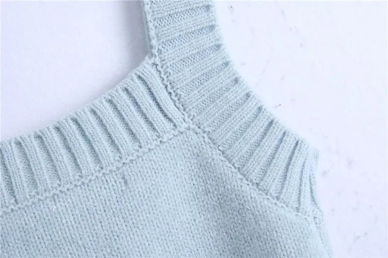CROPPED KNITTED TANK TOP